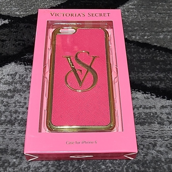 Victoria's Secret Accessories - VICTORIA SECRET GOLD LOGO IPHONE 6 CASE